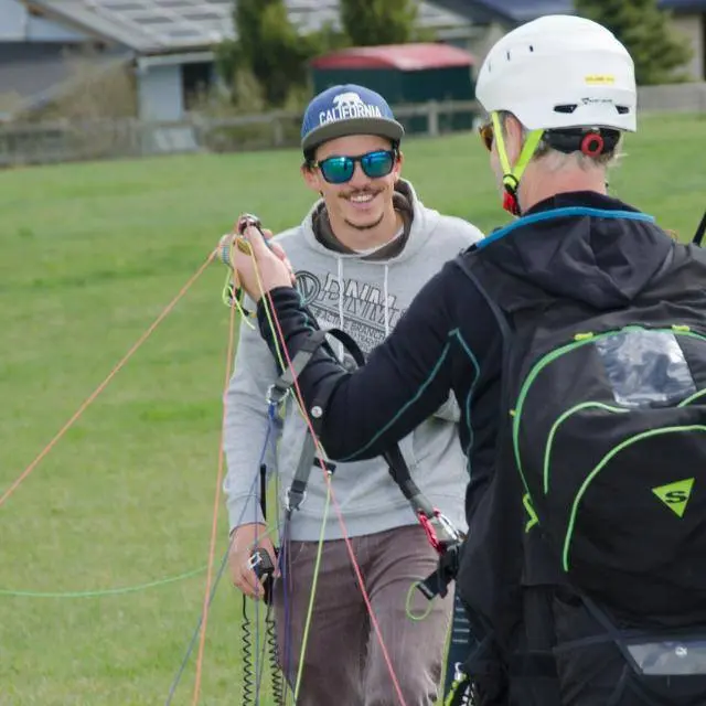 Estéban, fondateur et moniteur de parapente à Chamrousse